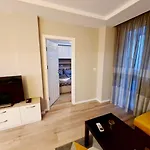 Modern And Cozy Flat In The Center Διαμέρισμα *