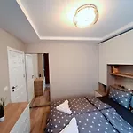 Modern And Cozy Flat In The Center Διαμέρισμα