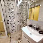 Modern And Cozy Flat In The Center Διαμέρισμα *