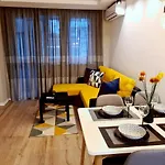 Modern And Cozy Flat In The Center Apartment